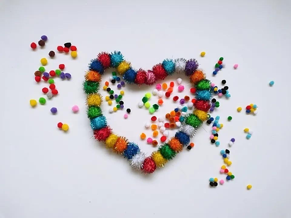 Mini Pompoms for Detailed DIY Art